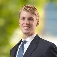 Clay W., Investment Banking Analyst, Small-Business